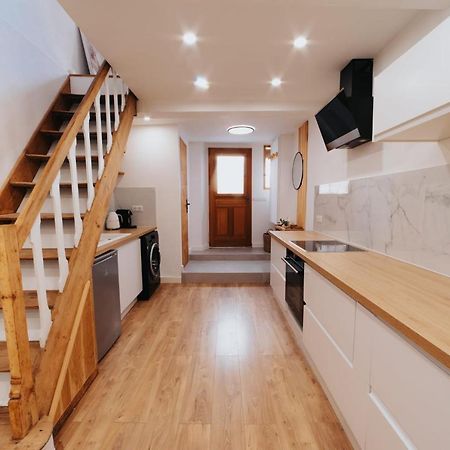 Perfect Family-Oriented And Renovated Townhouse In The Old Antibes Appartement Buitenkant foto