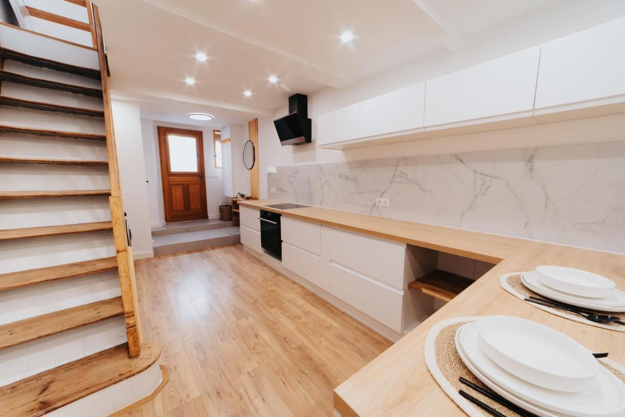 Perfect Family-Oriented And Renovated Townhouse In The Old Antibes Appartement Buitenkant foto