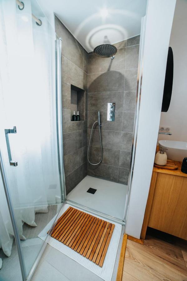 Perfect Family-Oriented And Renovated Townhouse In The Old Antibes Appartement Buitenkant foto