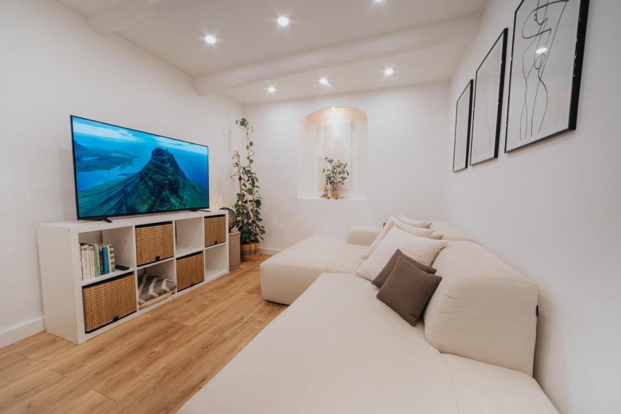 Perfect Family-Oriented And Renovated Townhouse In The Old Antibes Appartement Buitenkant foto
