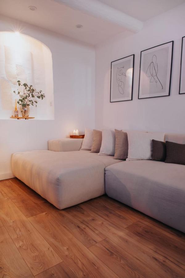 Perfect Family-Oriented And Renovated Townhouse In The Old Antibes Appartement Buitenkant foto