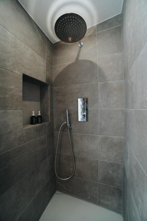 Perfect Family-Oriented And Renovated Townhouse In The Old Antibes Appartement Buitenkant foto